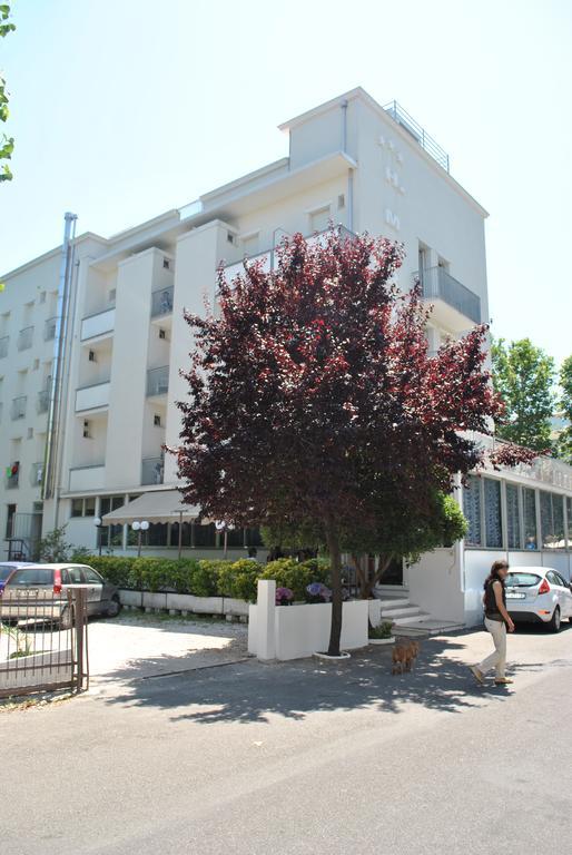 Hotel Marika Римини Экстерьер фото