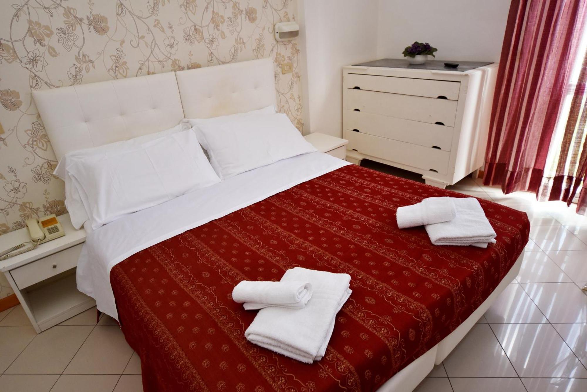 Hotel Marika Римини Экстерьер фото