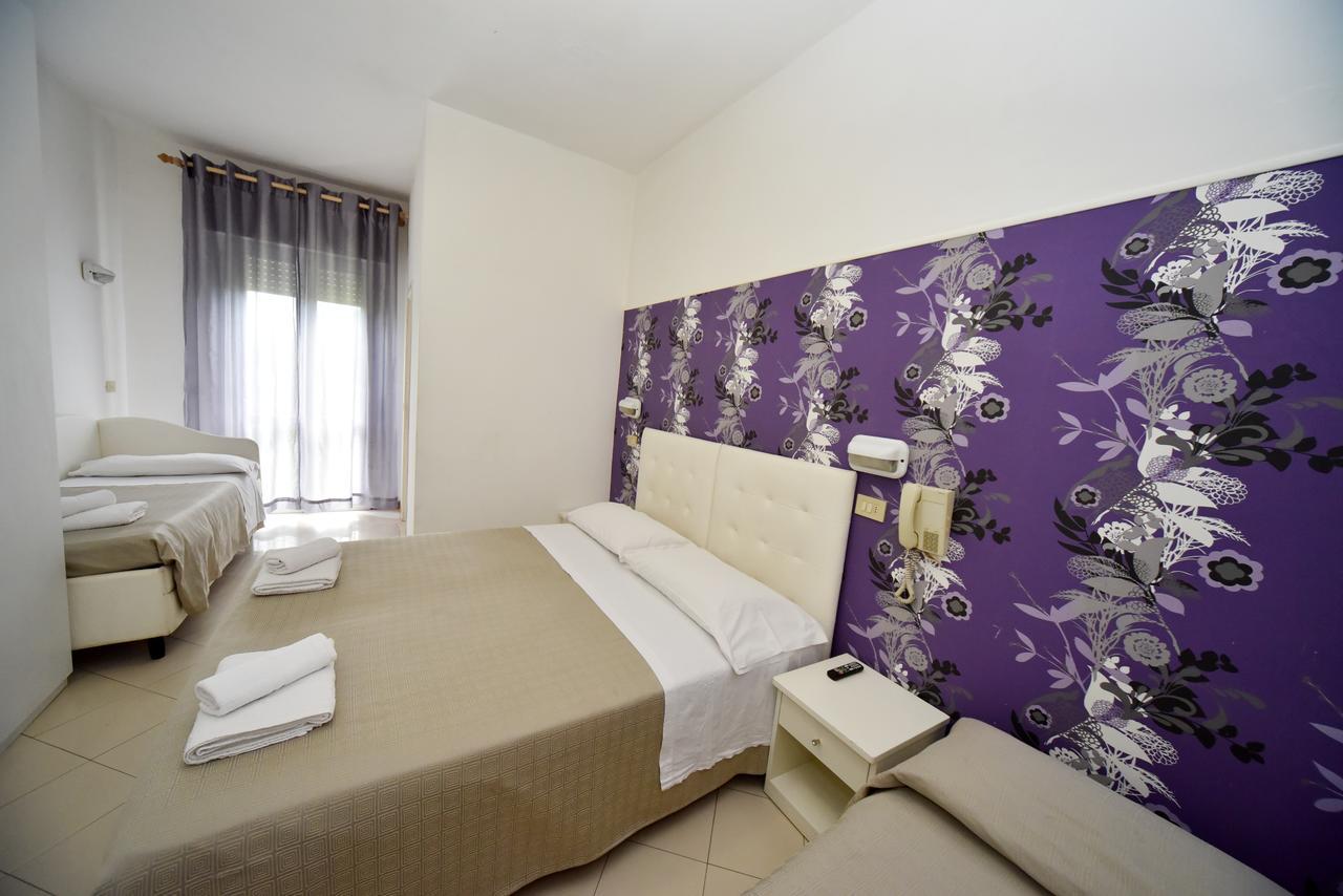 Hotel Marika Римини Экстерьер фото