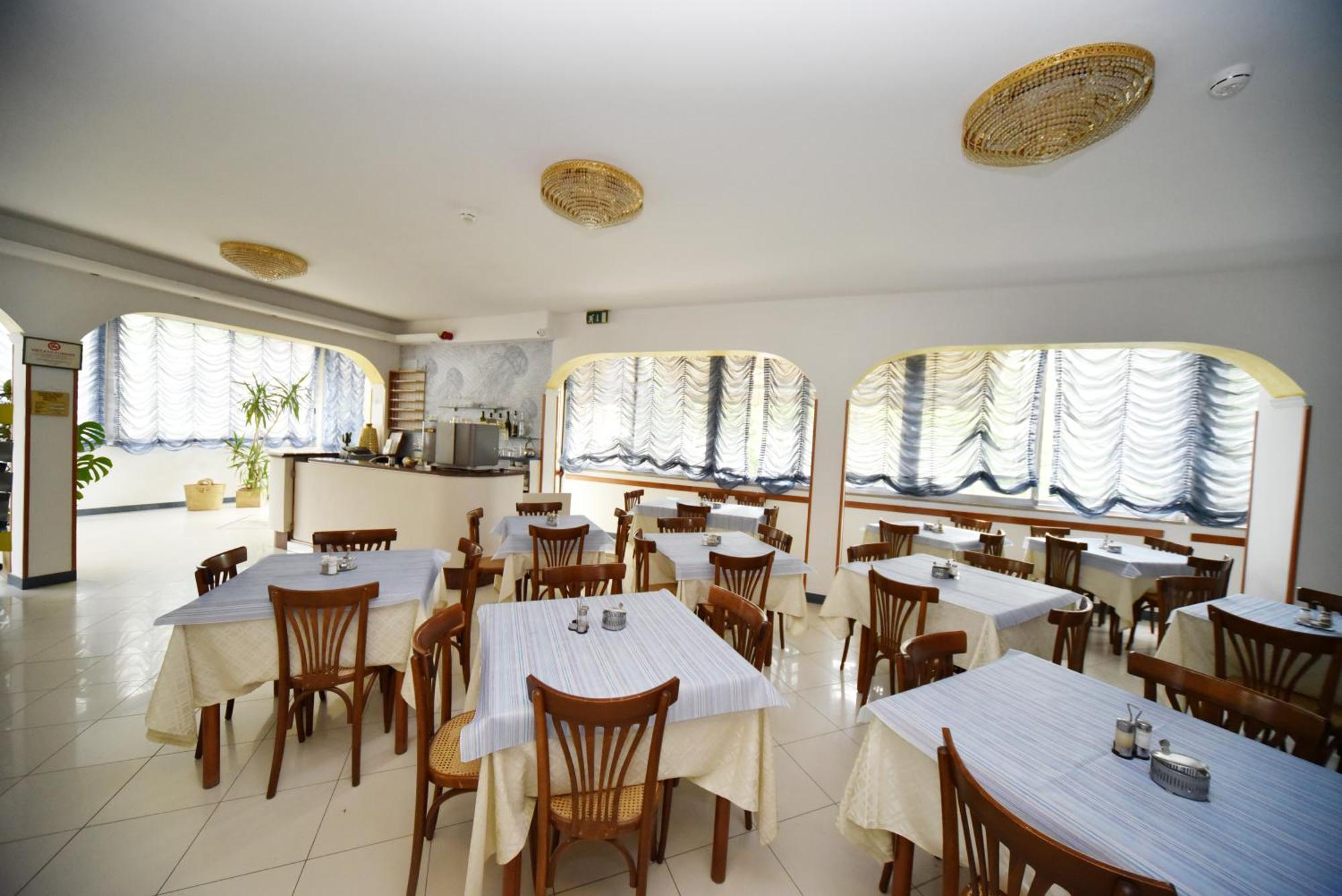 Hotel Marika Римини Экстерьер фото