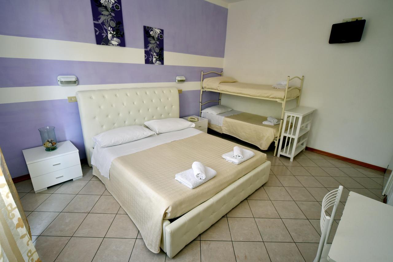 Hotel Marika Римини Экстерьер фото