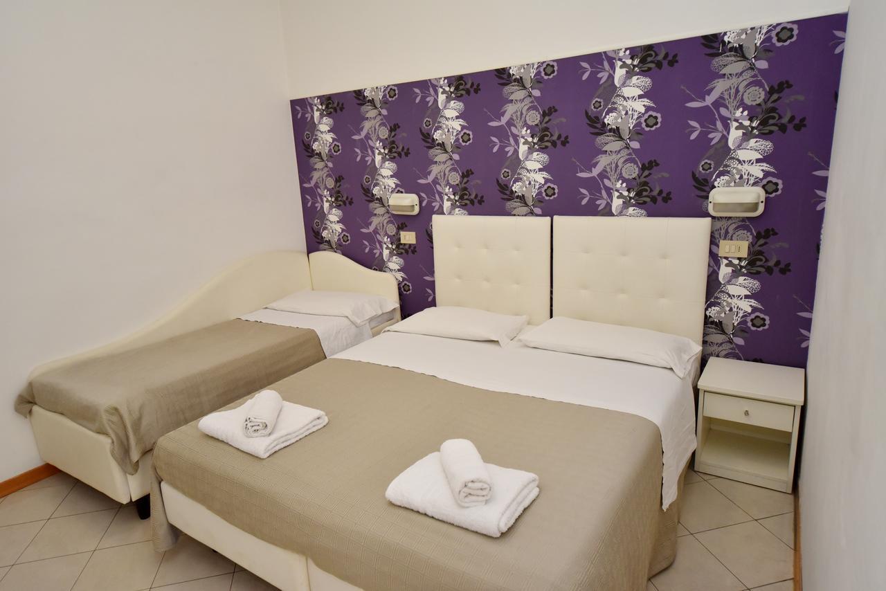 Hotel Marika Римини Экстерьер фото