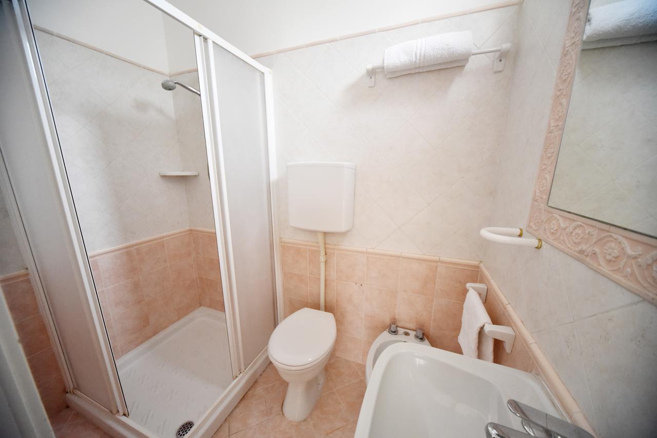 Hotel Marika Римини Номер фото