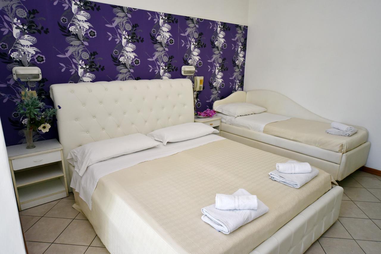 Hotel Marika Римини Экстерьер фото