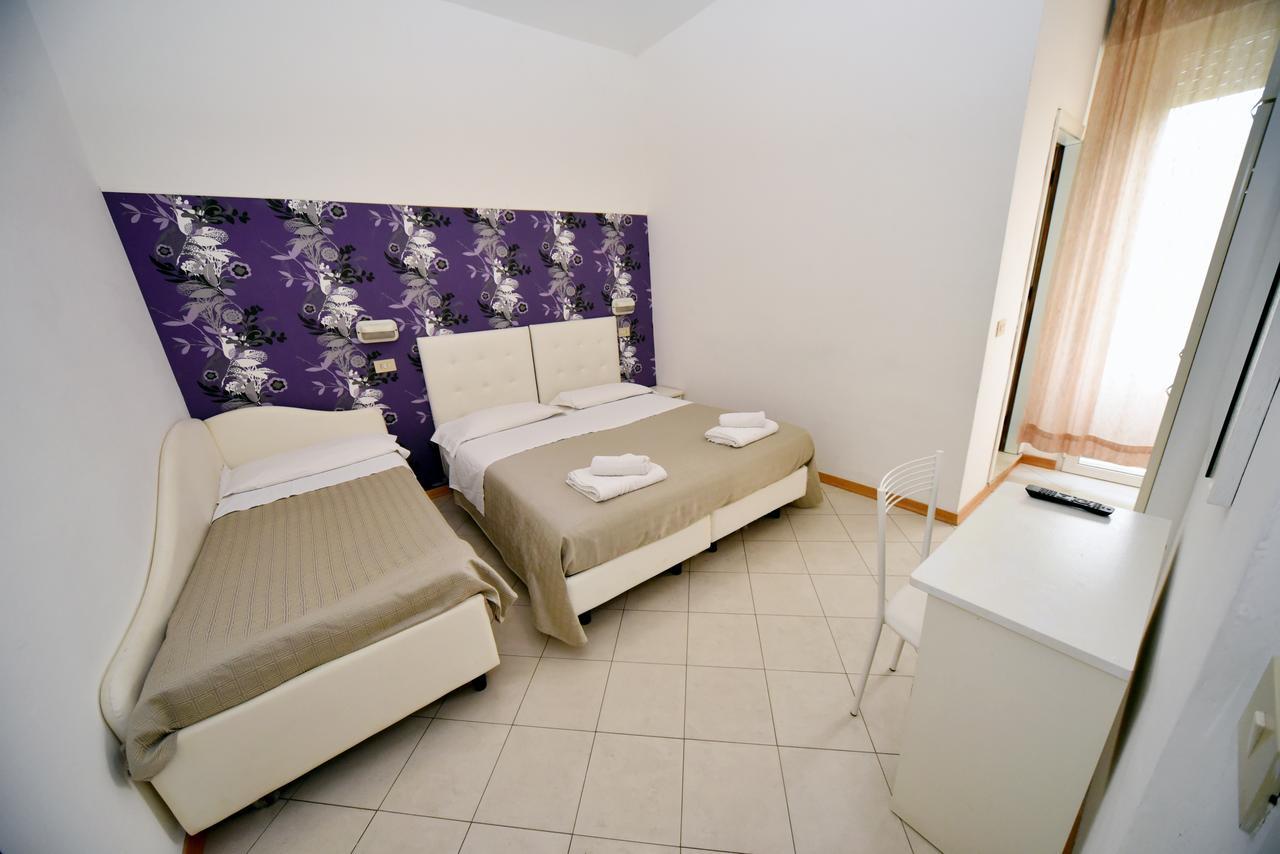 Hotel Marika Римини Экстерьер фото