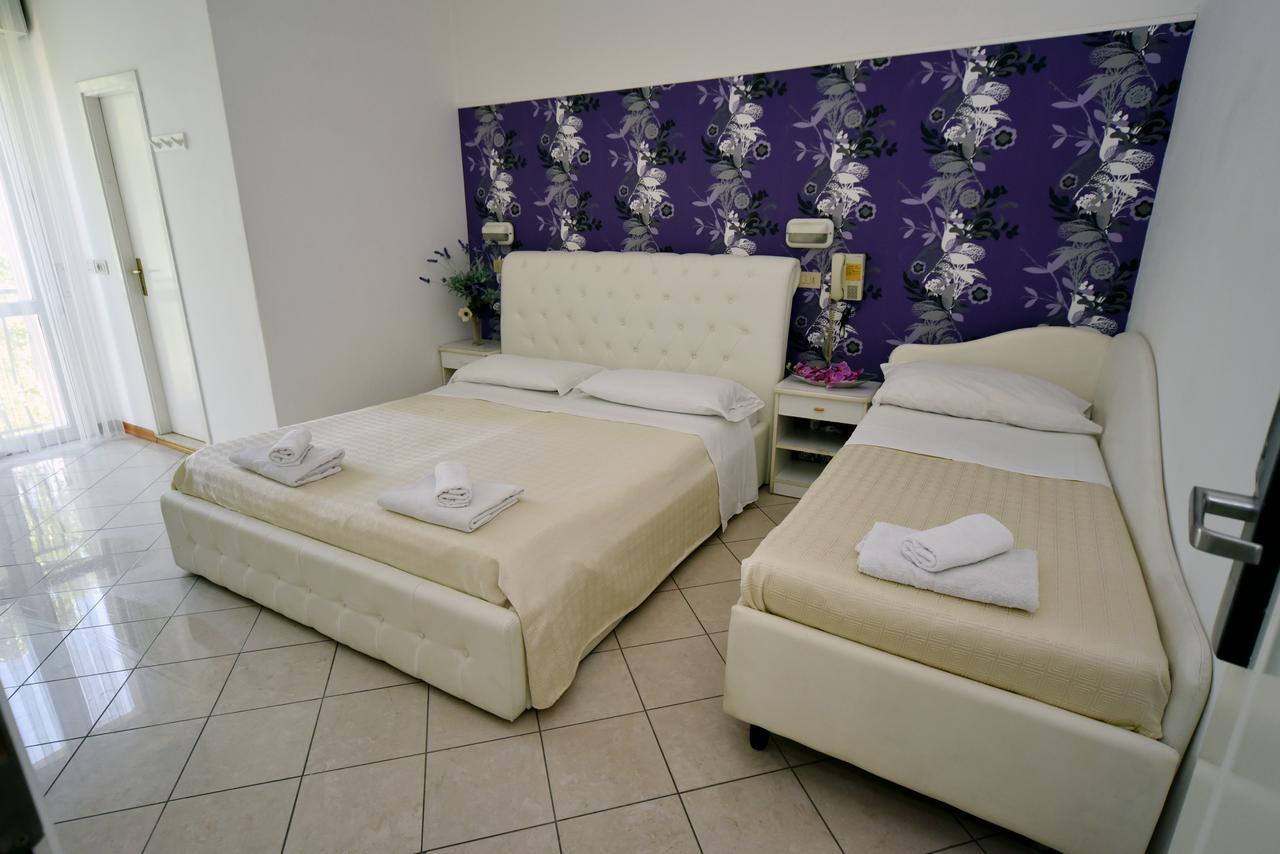 Hotel Marika Римини Экстерьер фото